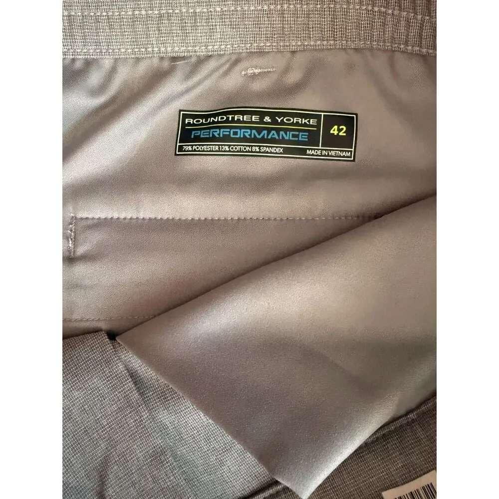 Roundtree & Yorkie Performance Gray Cargo Shorts -Size 42